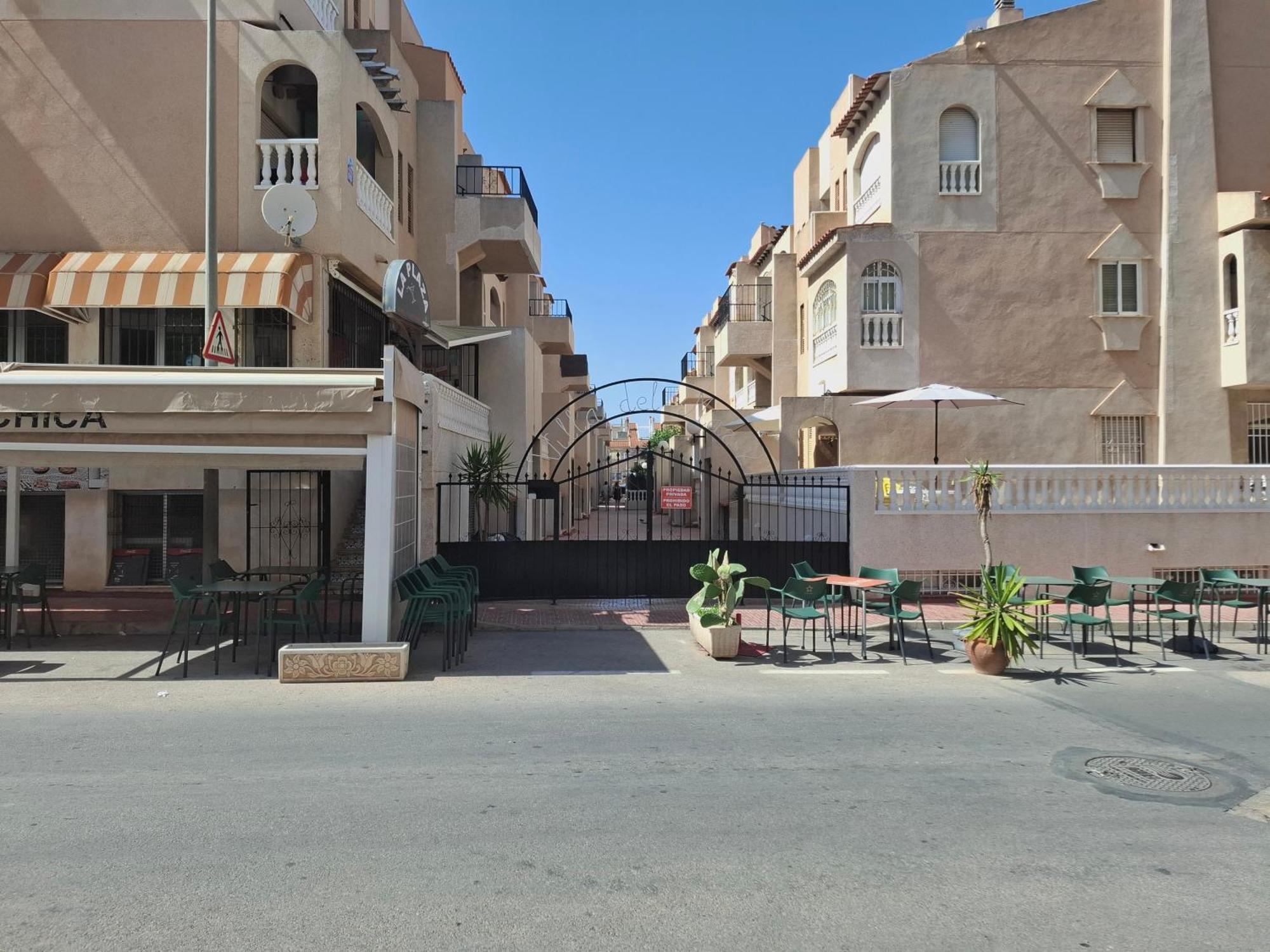 La Casa De Mi Madre Lägenhet Torrevieja Exteriör bild