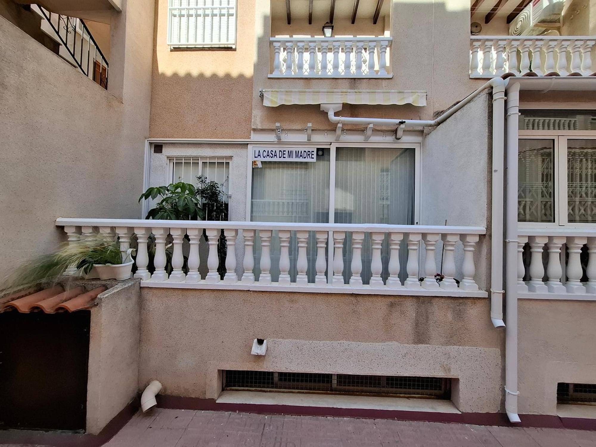 La Casa De Mi Madre Lägenhet Torrevieja Exteriör bild