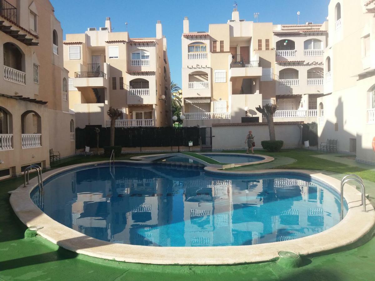 La Casa De Mi Madre Lägenhet Torrevieja Exteriör bild